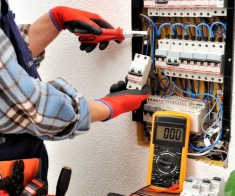 كهربائي بالدمام - 0566055691